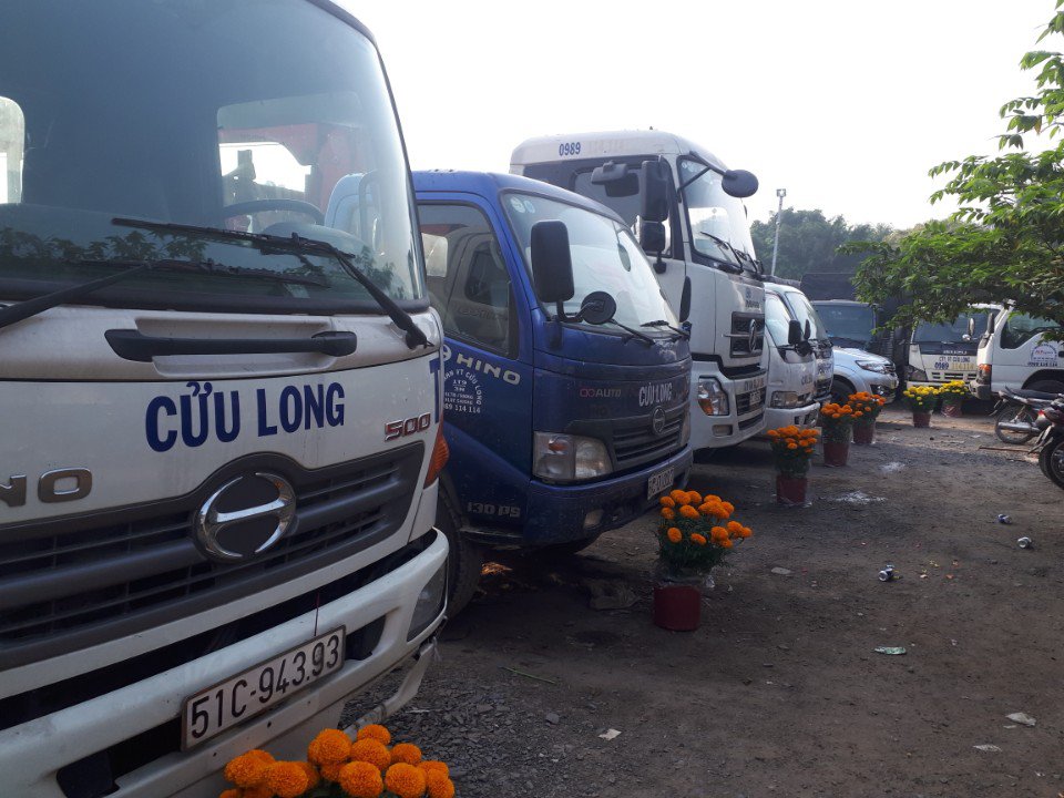 Vận tải cửu Long - Chuyên dịch vụ cho thuê xe cẩu - xe cẩu tải - xe cẩu bánh xích tại khu vực nội thành tphcm và các tỉnh thành lân cận. Liên hệ: 0989114114
