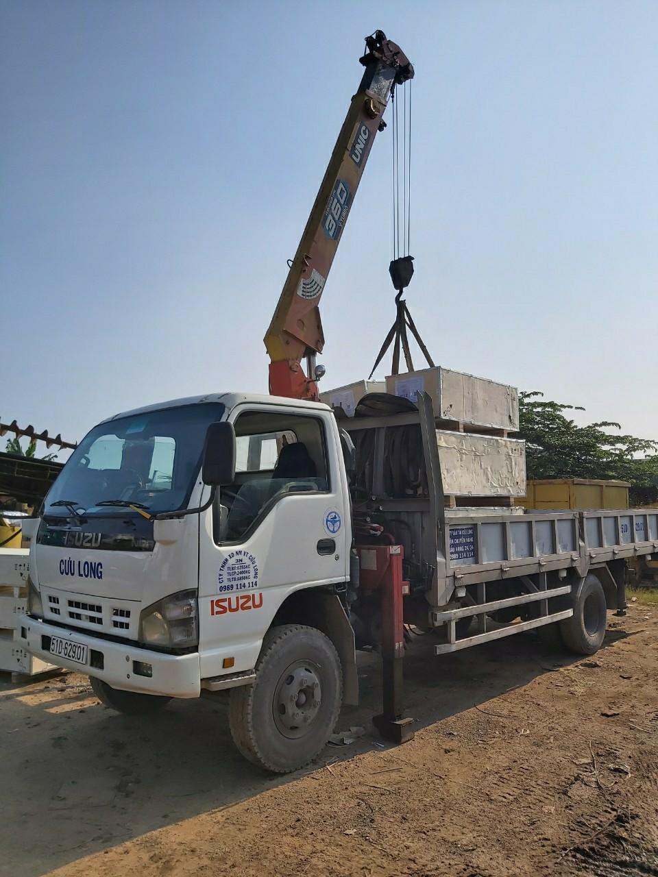 Chuyên cho thuê xe tải cẩu hàng - xe tải thùng tại TPHCM